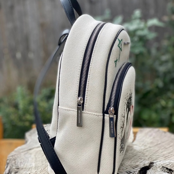 🎀 Unique Michael Kors backpack medium NWT $398 - Picture 3 of 10